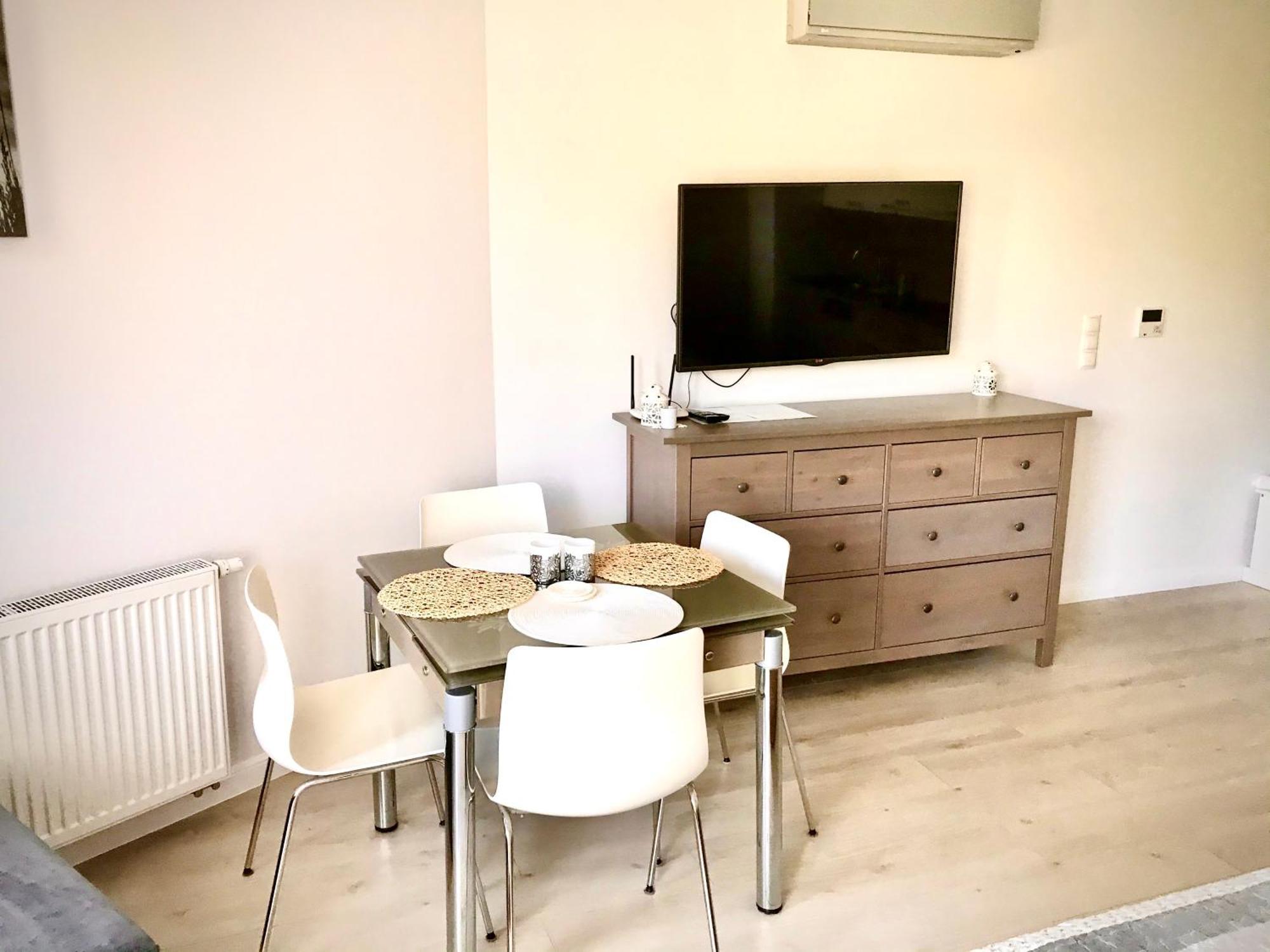 Władysławowo Apartamenty Gwiazda Baltyku 2Min Plaza, Parking מראה חיצוני תמונה