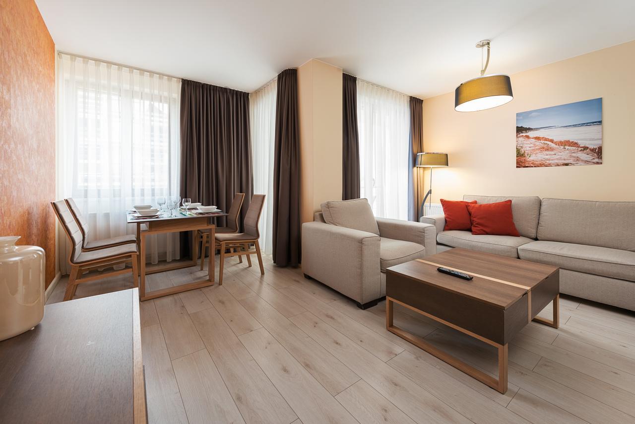 Władysławowo Apartamenty Gwiazda Baltyku 2Min Plaza, Parking מראה חיצוני תמונה
