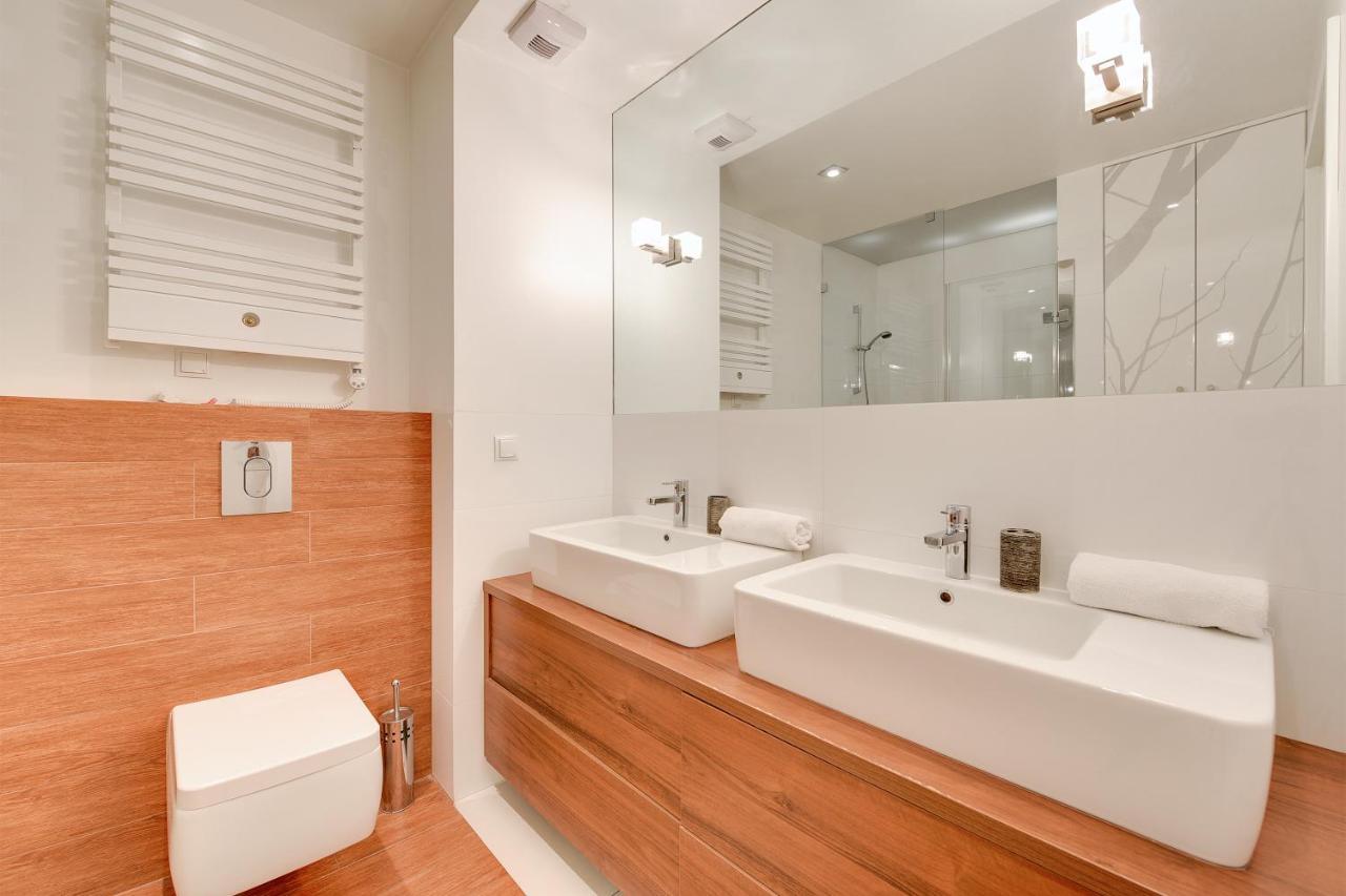 Władysławowo Apartamenty Gwiazda Baltyku 2Min Plaza, Parking מראה חיצוני תמונה
